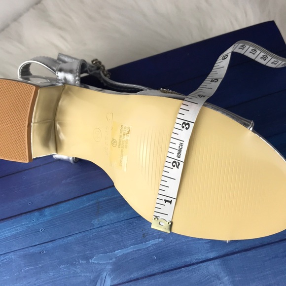 Low Chunky Heel Open Toe Buckled Sandal. - Picture 7 of 8